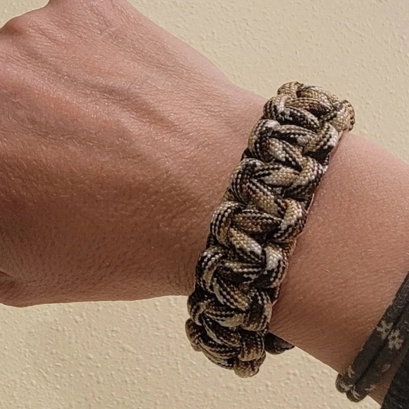 550 Paracord Handmade Bracelet Tan for Small Wrists - Mad Max Style - Picture 6 of 9